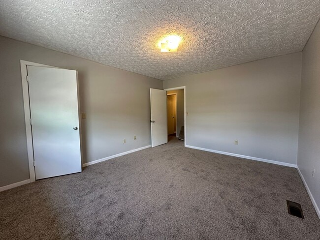 Building Photo - 3159 Tiffany Ct