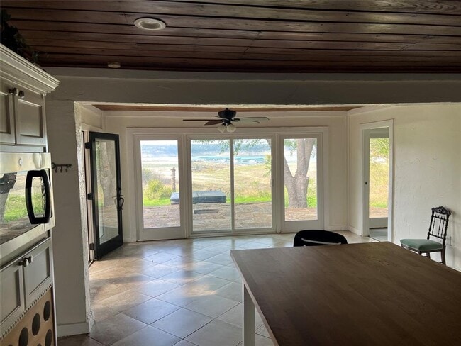 Building Photo - 17313 W Beach Rd