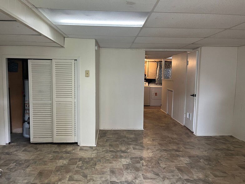 Building Photo - 4227 Greenmount Rd