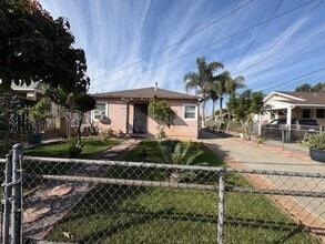 Building Photo - 903 WILCOX