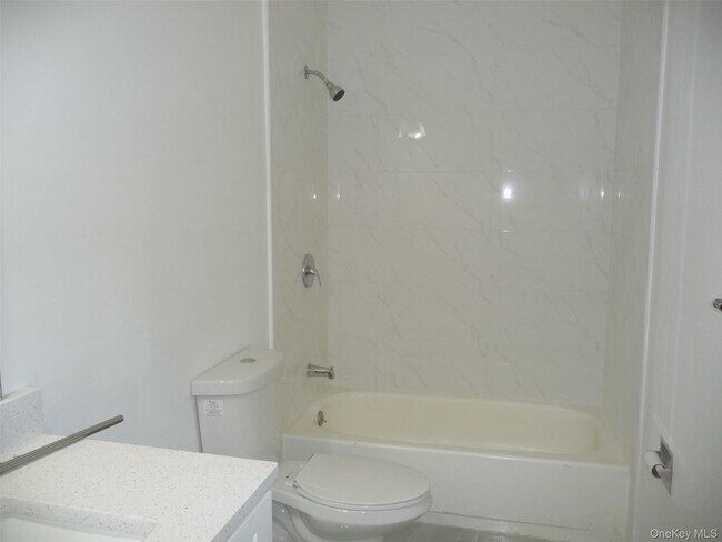 Building Photo - 91 Sarah Ln