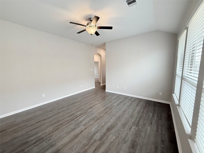 Building Photo - 14501 Sugar Pines Dr