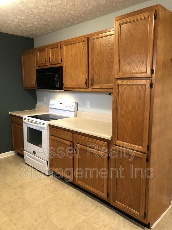 Building Photo - 5616 Jamaica Ln