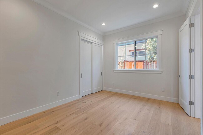 Building Photo - Newer High-Tech Home | Top Schools | Great...