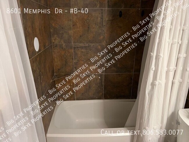 Building Photo - 8601 Memphis Dr