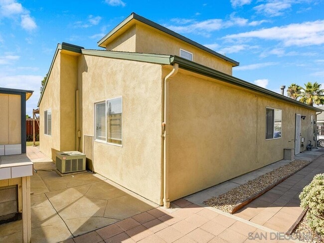Building Photo - 8152 Zealand Way