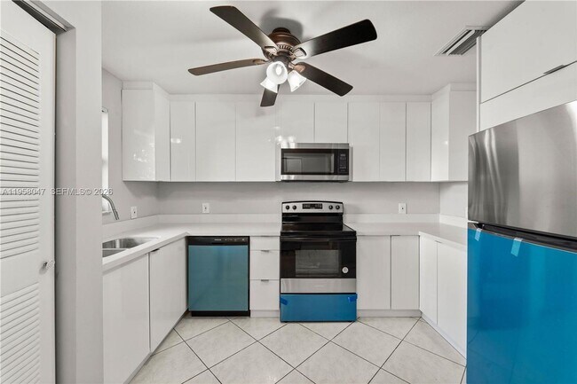 Building Photo - 745 NW 3rd Ct