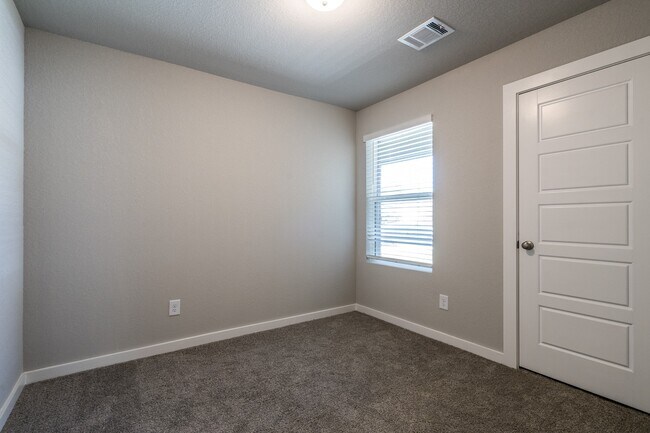 Building Photo - 18615 Century Pne Ln