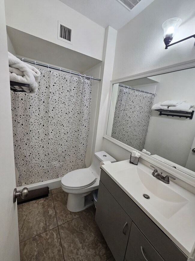 Building Photo - LONG TERM SHORT  TERM /UNFURNISHED  NO UTILITIES ~   PARTIALLY   FURNISHED