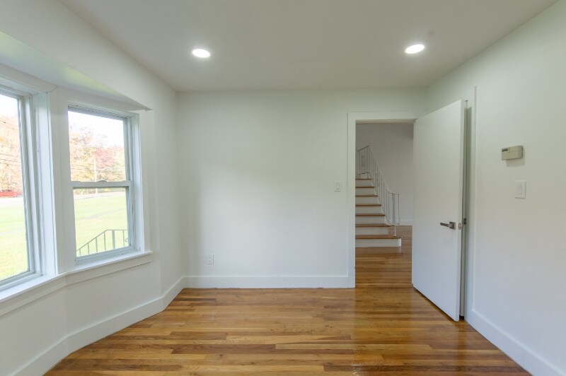 Building Photo - 505 Adams Ln