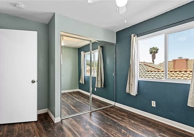 Building Photo - Spacious Two-Story Home in Lake Elsinore