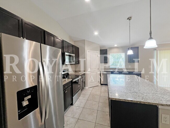 Building Photo - 2908 15th St W