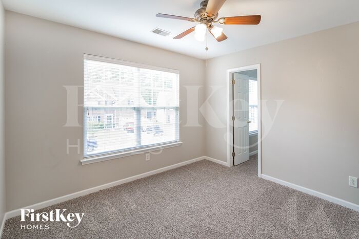 Building Photo - 3354 Kirkwall Dr