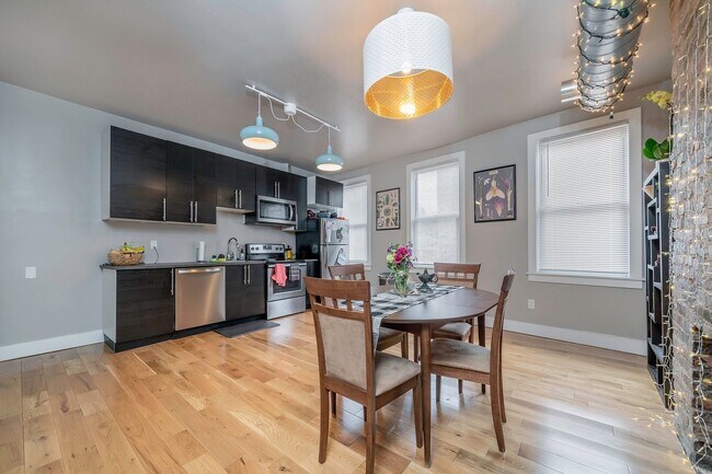 Building Photo - 1418 High St