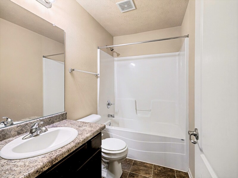 Building Photo - 16431 Cary St