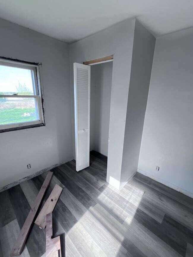 Building Photo - 722 1/2 E Maple Street