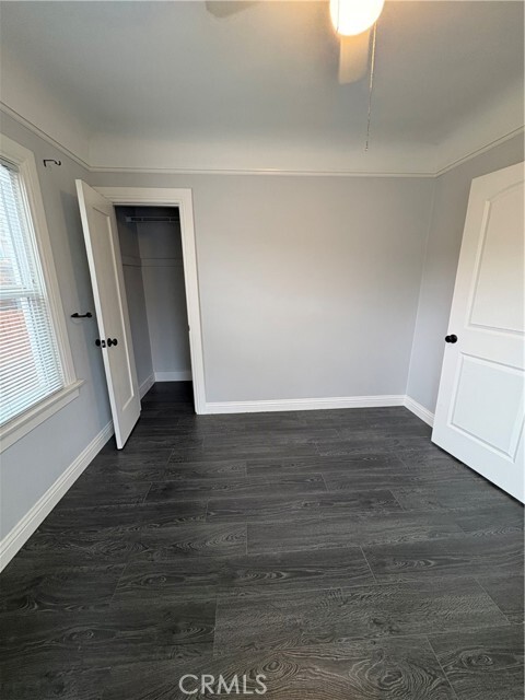 Building Photo - 552 W 22nd St