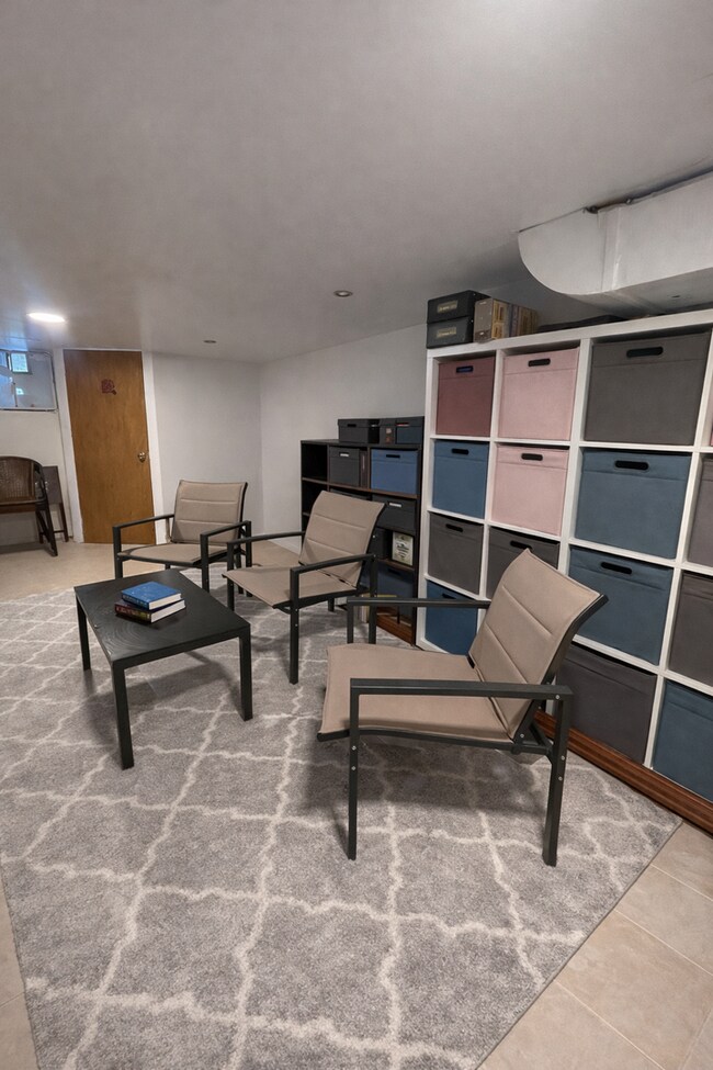 Building Photo - Beautiful 3 Bedroom House Available Near Jefferson Hospital