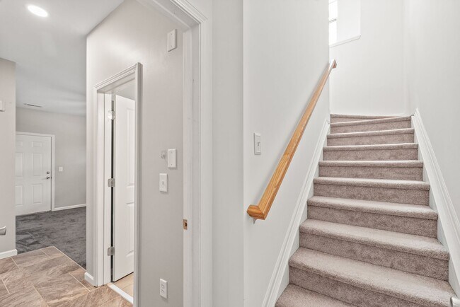 Building Photo - (Move-In Special) Charming 2-Bedroom, 2-Ba...