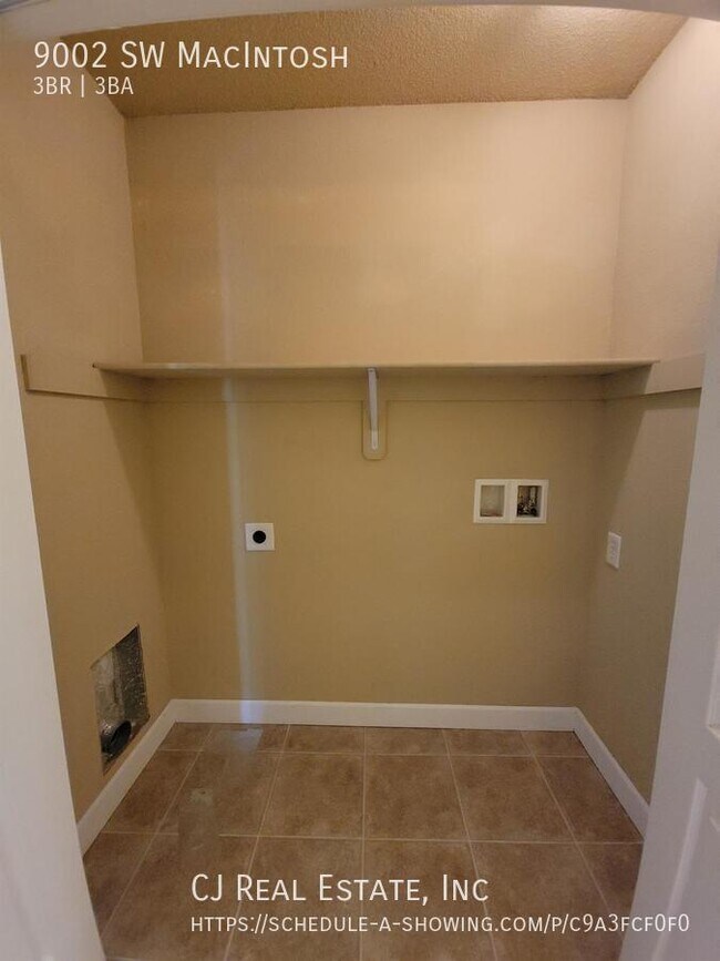 Building Photo - 9002 SW MacIntosh-