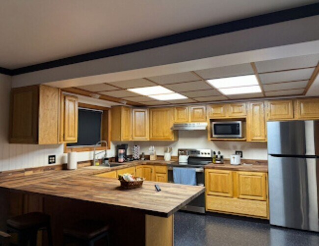 Building Photo - 651 Chena Hot Springs Rd