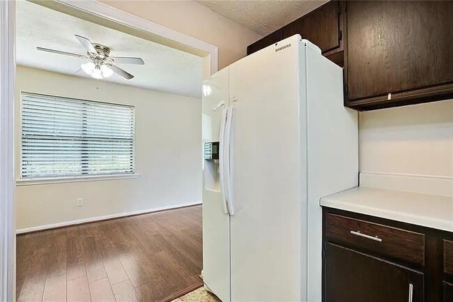 Building Photo - 76 Sandalwood Cir