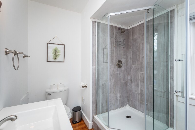 Building Photo - 600 E Main St