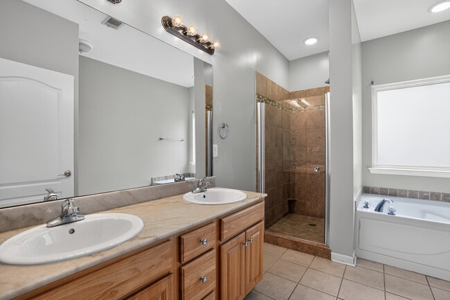 Building Photo - 265 Oxmoor Pl