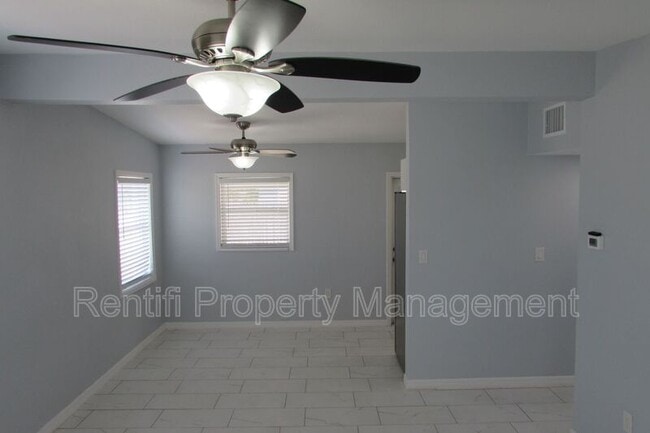 Building Photo - 401 Palmetto Dr