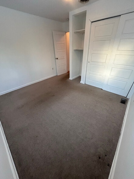 Building Photo - 3 Rondack Rd