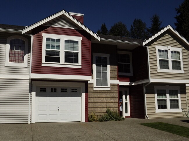 Primary Photo - Spectacular 3 Bedroom Condo in "Alicia Mea...