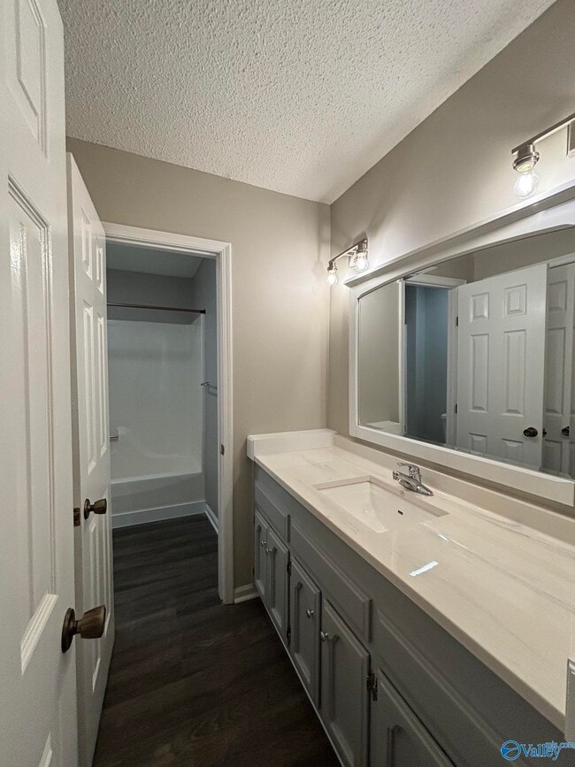 Building Photo - 2705 Willena Dr SE