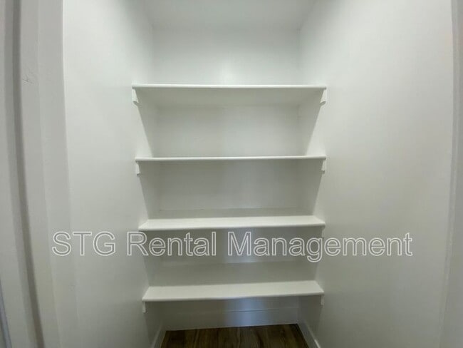 Building Photo - 758 N 300 W