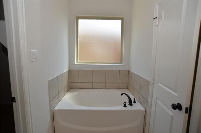 Building Photo - 213 Emerald Creek Dr