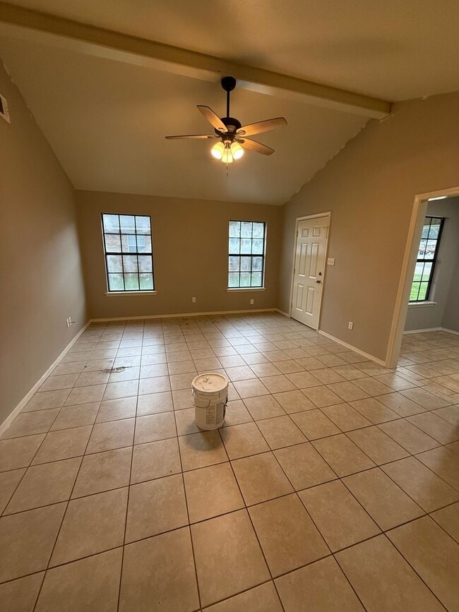 Building Photo - 1807 Wilder Ln