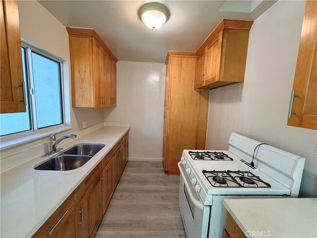 Building Photo - 15247 Acre St