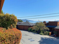Building Photo - 70 Stanford Way