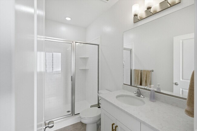 Building Photo - Like-New Rambler in The Village at Fox Meadows | Mountain Views, Pool Community & All Appliances ...