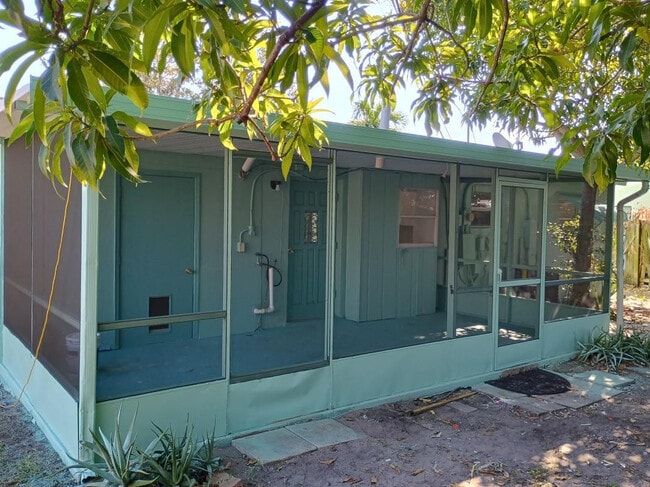 Building Photo - 2465 NE 14th Ave