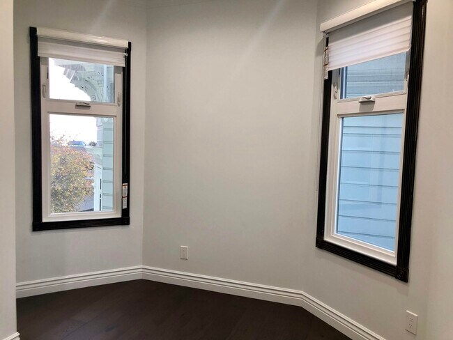 Building Photo - 2406 Clay St