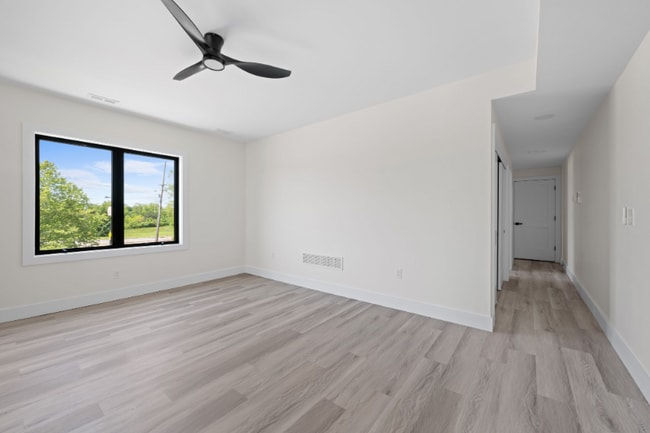 Building Photo - 1295 Holmden Ave