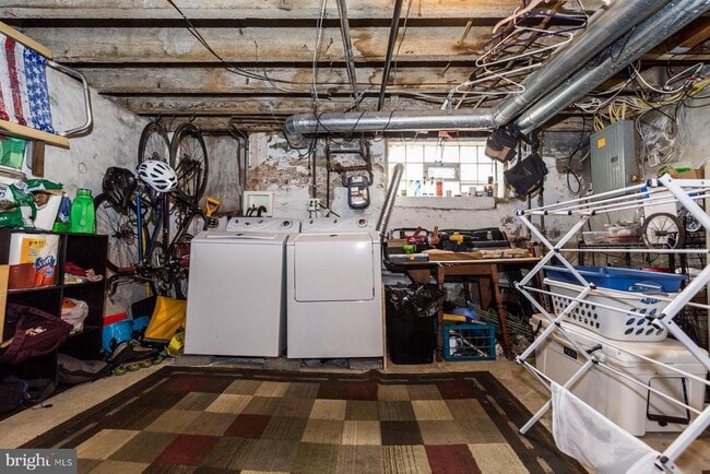 Building Photo - 916 S 25th St