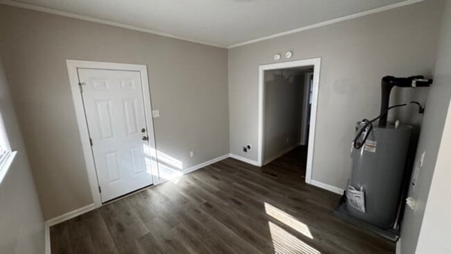 Building Photo - 1418 Snowden Ave