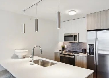 Building Photo - 350 N Canal St