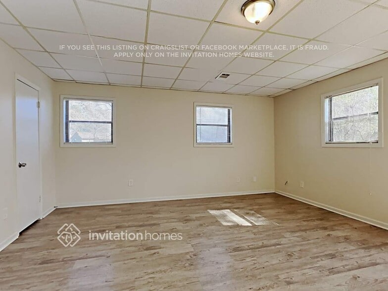 Building Photo - 1410 Pilgrim Way