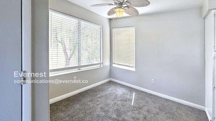 Building Photo - 5710 E Tropicana Ave