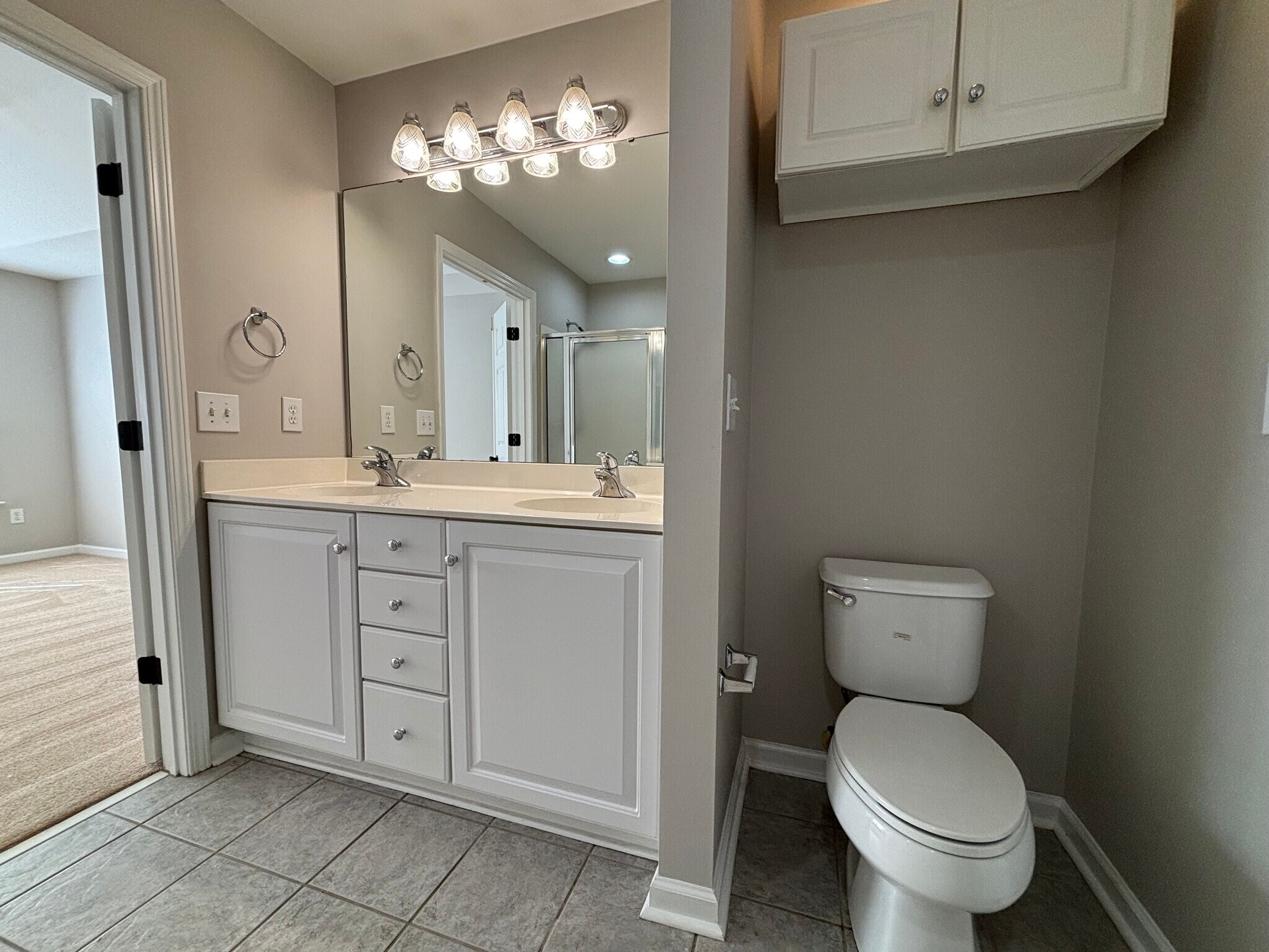 BR1 Bathroom - 808 Woodsford Dr