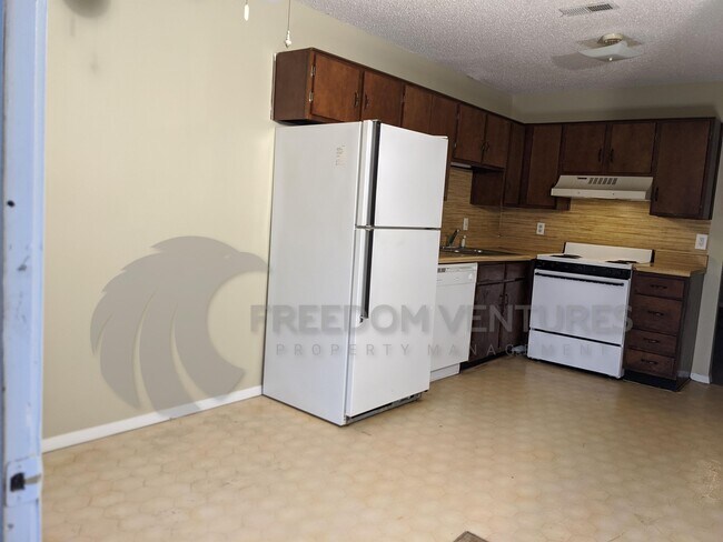 Building Photo - 2300 Grayson Valley Dr