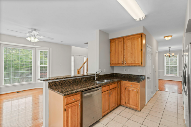 Building Photo - 7073 Kings Manor Dr