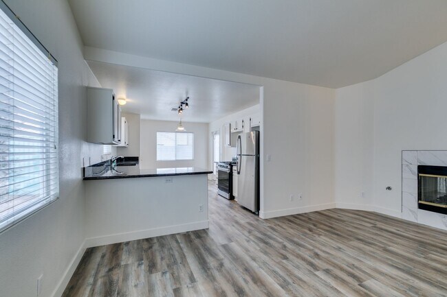 Building Photo - Single story home - NO HOA